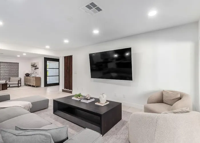 Luxury 4br Retreat Heated Pool, Mini Golf And Bbq