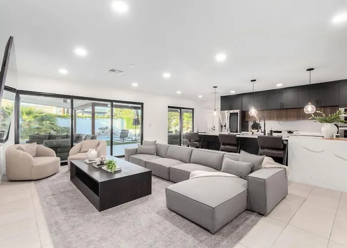 Luxury 4br Retreat Heated Pool, Mini Golf And Bbq Holiday home