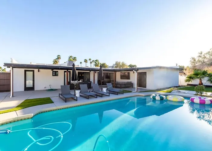 Luxury 4br Retreat Heated Pool, Mini Golf And Bbq