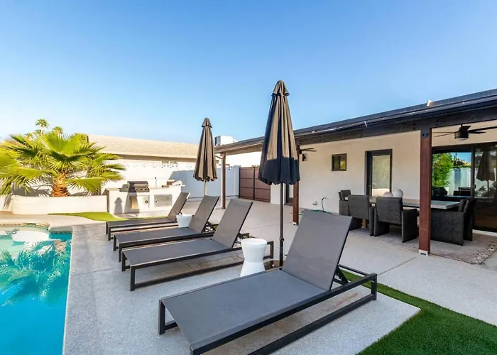 Luxury 4br Retreat Heated Pool, Mini Golf And Bbq