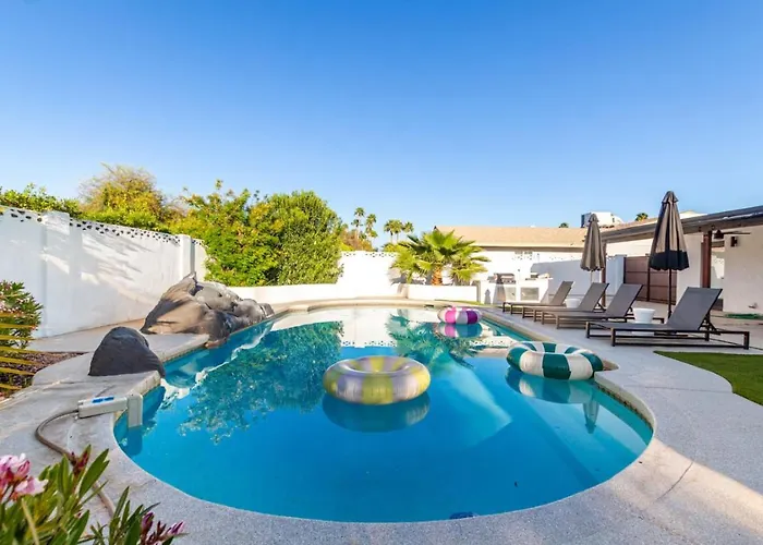 Luxury 4br Retreat Heated Pool, Mini Golf And Bbq