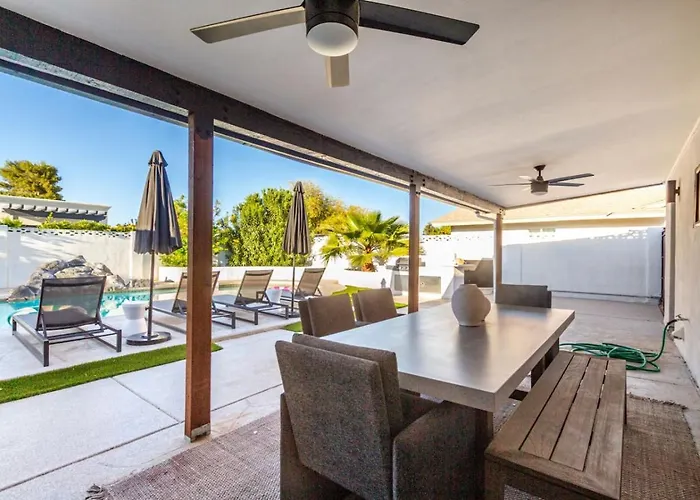 Holiday home Luxury 4br Retreat Heated Pool, Mini Golf And Bbq