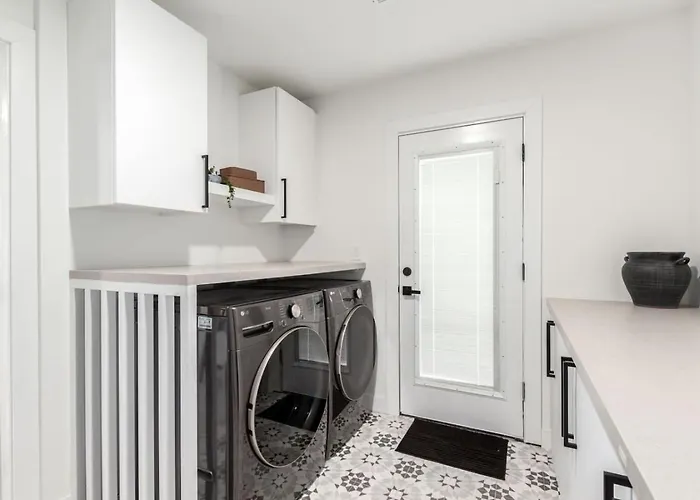 Luxury 4br Retreat Heated Pool, Mini Golf And Bbq Holiday home *