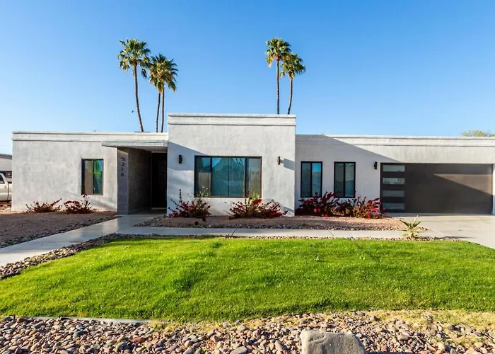 Luxury 4br Retreat Heated Pool, Mini Golf And Bbq Phoenix